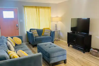 Image de Cozy cottage minutes away from great fishing and ferry to the island!