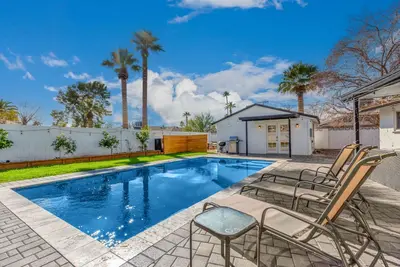 Old Town Oasis + Full Guest House + Free Heated Pool