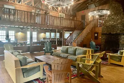 Image de Lakeside Camp in Central Nh- Sleeps 44!