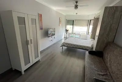 Image de Psu. Studio centre-ville à 100m de la plage et parking