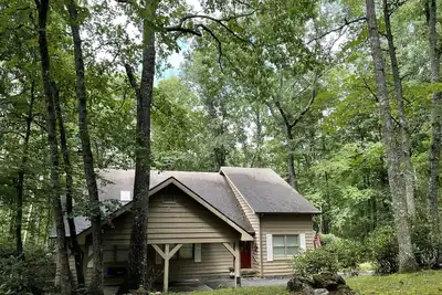 Image de Sam's Place on Sugarbush-Golf, Hike, Relax, Explore-Located in Sky Valley, Ga.