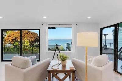 Image de Spacious 3-bedroom house with parking! ! !