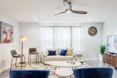 Image de Modern Design near Fountain Square, Play Foosball!