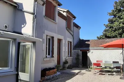 Image de Gîte cosy près d'Orléans avec jardin, parking, et équipements complets