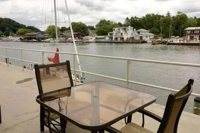 Waterfront Condo-Shop-Kayak-Beach-Bike-Boat-Restaurants-Outdoor Heated Pool-Fun