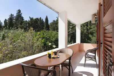 Image de Appartement Dora Pagoi 1 avec vue sur les montagnes, jardin partagé et Wi-Fi.