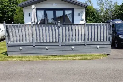 Image de Bright, comfortable countryside lodge (pet & golfer friendly! )