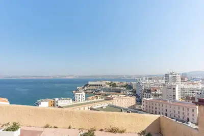 Image de Rocca Bianca - Sur la roche face à la mer et la bonne mère