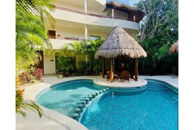 Image de Poolside paradise condo + jacuzzi + parking + Strong WiFi