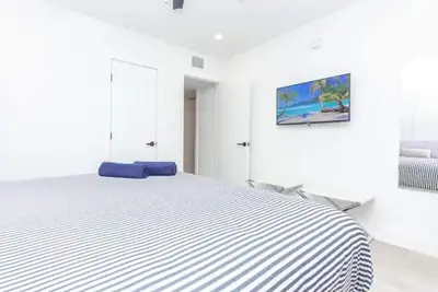 Image de Stylish, Newly Renovated 2 bedroom house