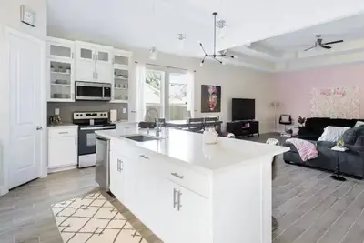 Image de Beautiful house, lots of entertainment and great location with Hot Tub