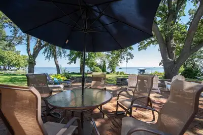 Image de Spacious Home on the Water with Indoor Pool and Room For Everyone!