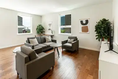 Kislak 602 2br Penthouse Retreat Above the City
