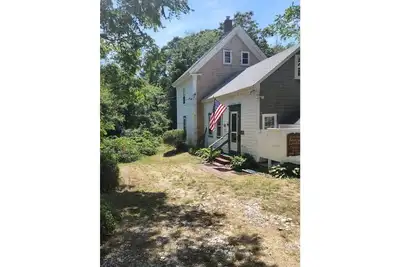 Quaint quarters in South Wellfleet