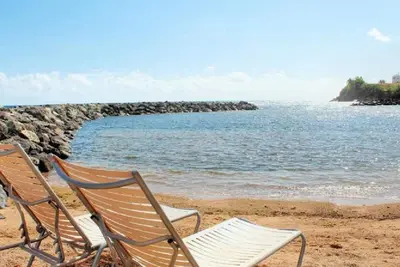 Image de Beach Front Townhouse Next To Embassy Suite Hotel
