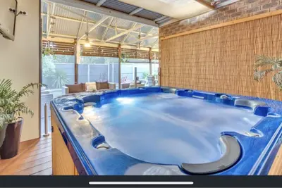 Image de Relaxing Family & Business Getaway in Craigieburn with Heated Spa