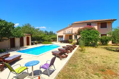 Image de Maison de vacances Ližnjan pour 1 - 10 personnes avec 4 chambres à coucher - Maison de vacances