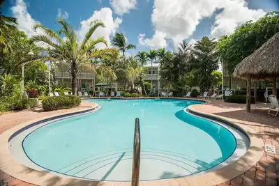 Coral Villa by AvantStay | Close 2 Dt Key West | Shared Pool & Patio!