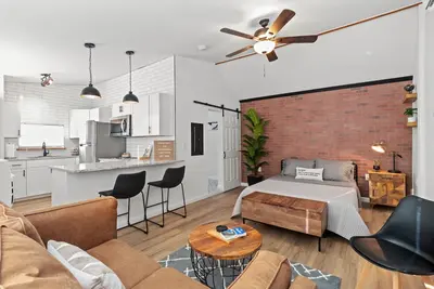 Image de Spacious Industrial Style Guesthouse