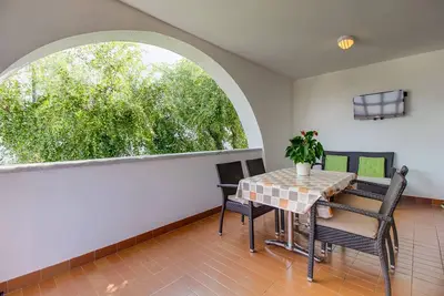 Appartement de deux chambres avec la terrasse Mali Losinj, Losinj (A-8024-a)