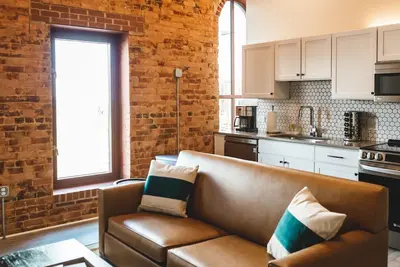 Image de 2 Bedroom Townhouse Downtown Elkin • Shopping, Entertainment, Restaurants, Vineyards