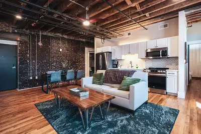 Image de 2 Bedroom Suite Downtown Elkin • Shopping, Entertainment, Restaurants, Vineyards