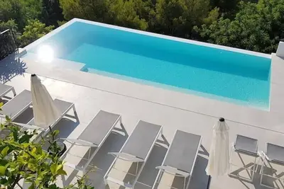 Image de Villa Sitges Colonial. Vues impressionnantes sur la mer. Rénovée 100%