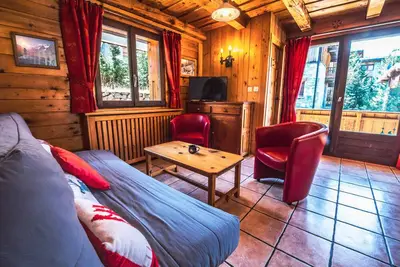 Image de Appartement rénové dans chalet savoyard - proche des pistes, balcon, animaux admis