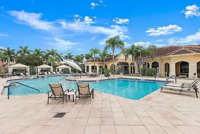 Image de Luxury, Location & Convenience. w/2 King Beds. pet friendly, waterfront views