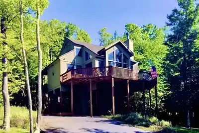 Image de Serene Pet Friendly Cabin w/ Resort Perks in Heart of Wv Hike/Fish/Bike/Ski