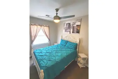 Image de ***Home Away from Home***