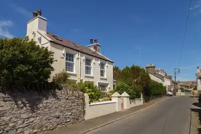 At Pargys is a charming, mid-1800s cottage, enjoying an enviable position in the peaceful hamlet of