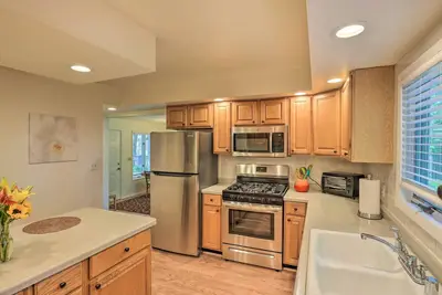 Image de Pet-Friendly Whitefish Bay Getaway w\/ Large Yard!