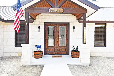 Image de Rock Creek Private Pool, Wi-Fi, @ Frio River Vacation Rentals