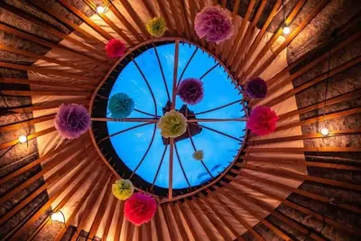 Image de Beautiful Giant Glamping Yurt: Sleeps 8