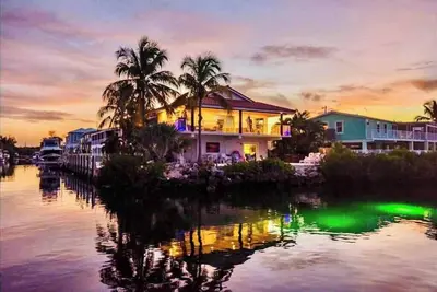 Beautiful*Water View*Pool*Gym Room*Private Dock