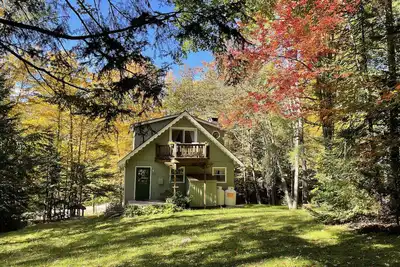Image de Cozy Creekside Chalet centrally located near 4 ski resorts