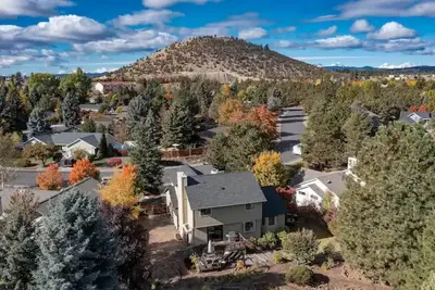 Image de Three bedroom house in quiet neighborhood.