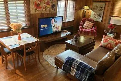 Image de Woodland Oasis Cabin Apartment