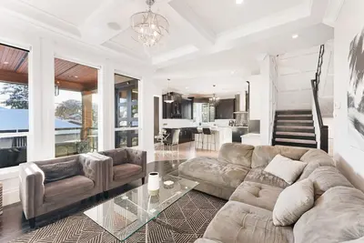 Image de Welcome to the Bold and Modern!