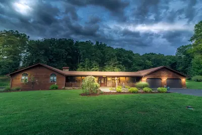 Image de Peaceful 8 Bedroom 5 Bath w/patio bar-grill and swimming pond
