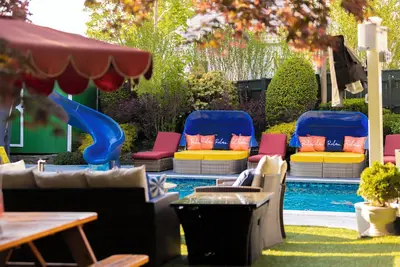 Image de Big Heated Salt Water Pool & Hot Tub 3 Min To Downtown 13 Beds 3 Baths