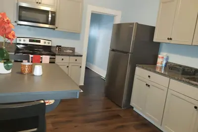 Image de Comfy and cozy home 6 minutes from downtown Indianapolis