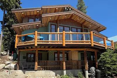 Image de Towering Firs Ski In/Ski Out Cozy Cabin