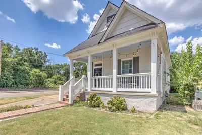 Image de Charming House in \"Historically Hip\" Cooper-Young