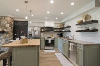 Image de Shanty Creek Condo - Pool/Beach Club Privileges ⛳️, 🎿, 🏊, 🚴♀️, 🍴& more