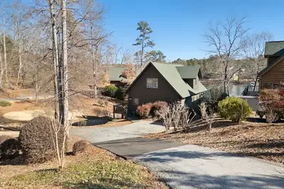 Image de Serenity Bay Lakefront Cabin w/ Boat Slip.