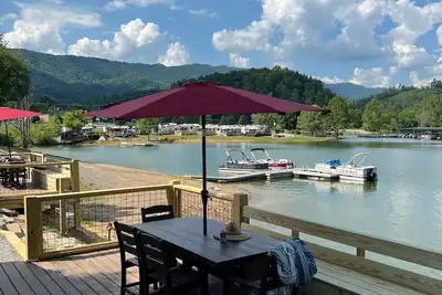 Image de Elegant Watauga Lake Airstream