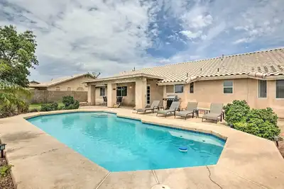 Image de Sunny Yuma Retreat w/ Private Pool & Grill!