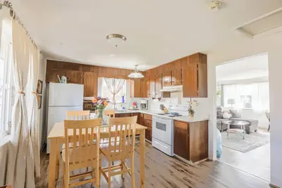 Image de Walk to Olde` Town Arvada for The Perfect Colorado Getaway!